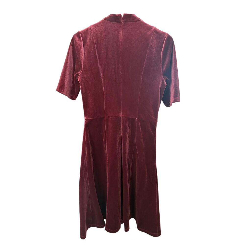 โจ ISAAC MIZRAHI Burgundy Fit & Flare Velvet Touch Dress 4 EUC Short Sleeve ๐ท - Picture 3 of 7
